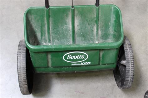 8 lbs/<b>1000</b> sq ft, you set the handle on your spreader to 15. . Scotts accugreen 1000